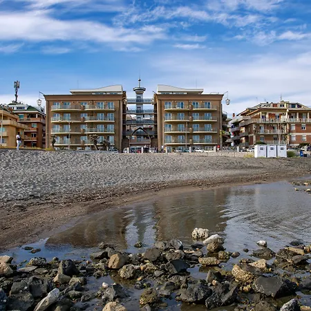 Smy Aran Blu Roma Mare (Adults Only)-3
